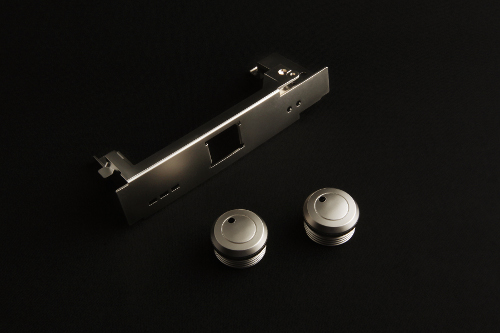 自動車オーディオ部品のサテンめっき