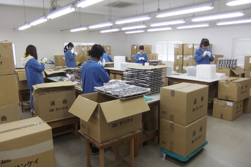 めっき製品検査　全数目視検査